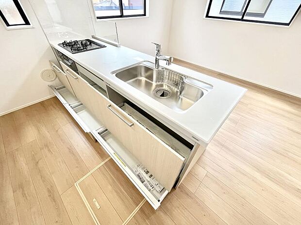 使いやすさを優先したスライド式収納タイプ!