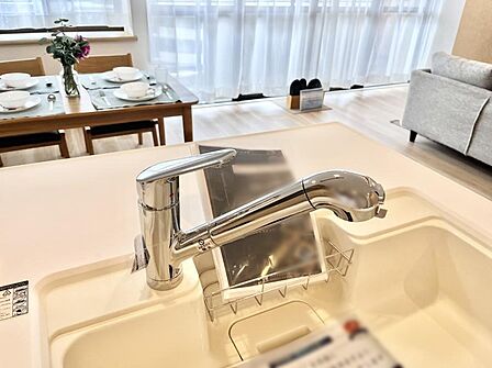 浄水器一体型のキッチンで洗い物用・料理用と切り替え簡単