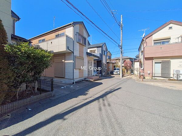～Exterior～　前面道路：北東 5m 公道　前面道路は閑静な住宅地をはしる車通りの少ない道路。駐車の出し入れもらくらくです！ご不明点・現地見学のご希望は、お気軽にお問い合わせください！
