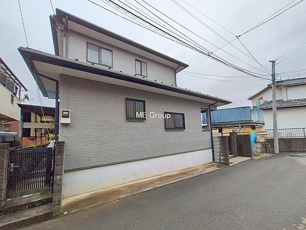 ～Exterior～　一戸建ての大きなメリットは、自分達の「土地」を「自由に」使える事です。ガーデニングやＤＩＹ，車やバイクの趣味など様々な用途で利用できます。