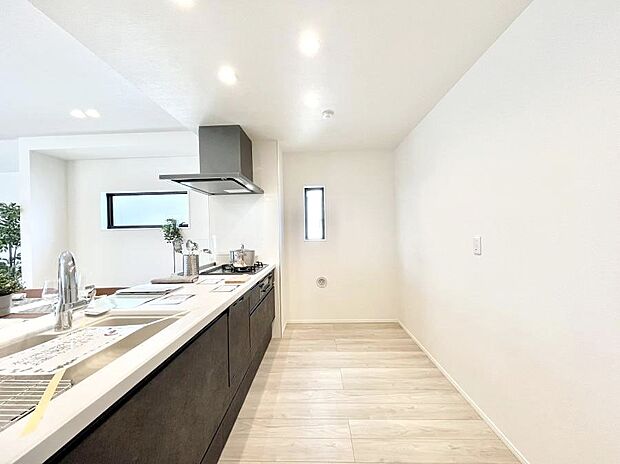 ゆとりあるキッチンではご家族と楽しくお料理ができます。