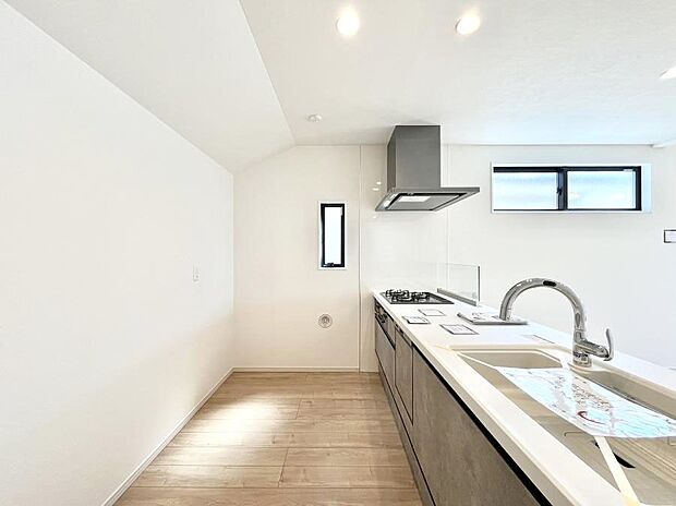 ゆとりあるキッチンではご家族と楽しくお料理ができます。