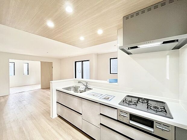 カウンター越しにお話しをしながら毎日のお料理をもっと楽しく