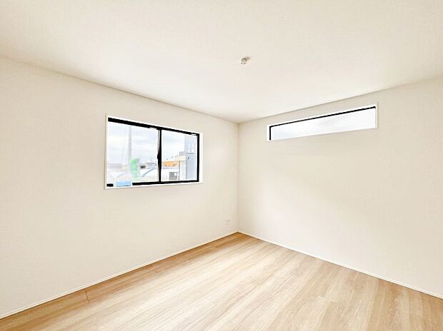 窓からのやさしい光が心地よいプライベートルーム