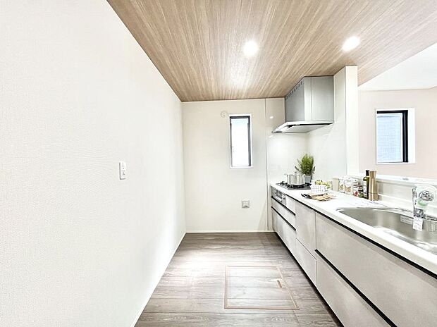 ゆとりあるキッチンではご家族と楽しくお料理ができます。