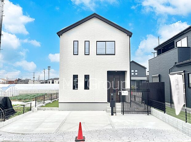 洗練された外観、上質な住空間が広がる室内は永く安心して過ごせる住居です。