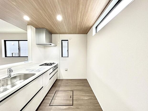 ゆとりあるキッチンではご家族と楽しくお料理ができます。