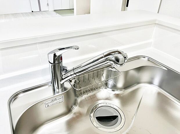 いつでも清潔なおいしいお水を。一つの水栓で水道水と浄水を使い分け。