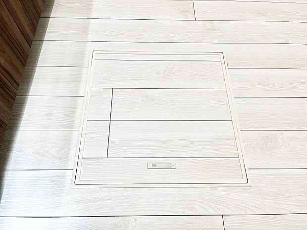 床下収納付き!日用品・非常用品の収納にも大活躍。