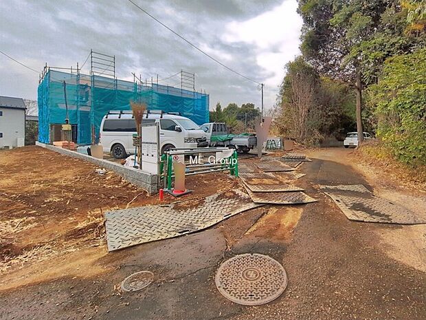 ~Exterior~ 周辺には学校や買物施設もそろい、生活・子育てに適した環境が広がっています。「永住地」として、物件のご見学だけでなく、周辺環境や通学先についてもぜひご相談ください!