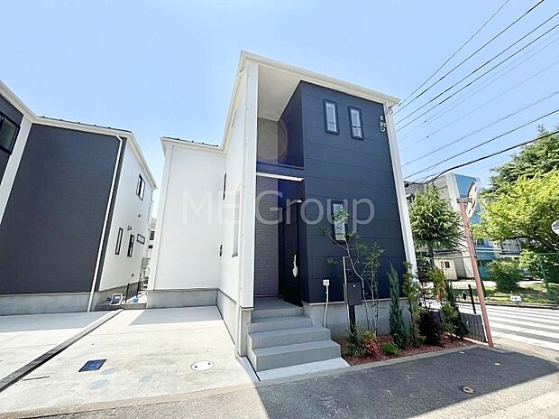 洗練された外観、上質な住空間が広がる室内は永く安心して過ごせる住居です。