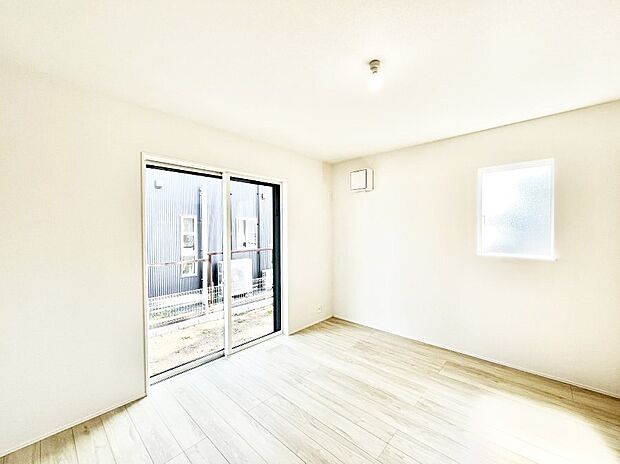 爽やかな日差しがお部屋全体を優しく包み込んでくれます