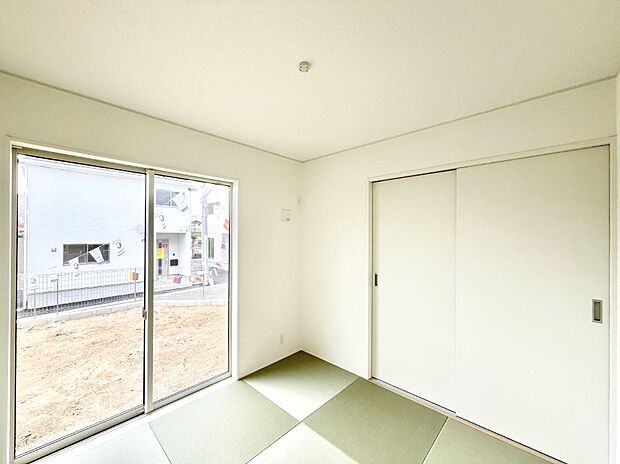 柔らかい畳の空間は、お子様の遊び場や来客時のおもてなしの場所として重宝します。