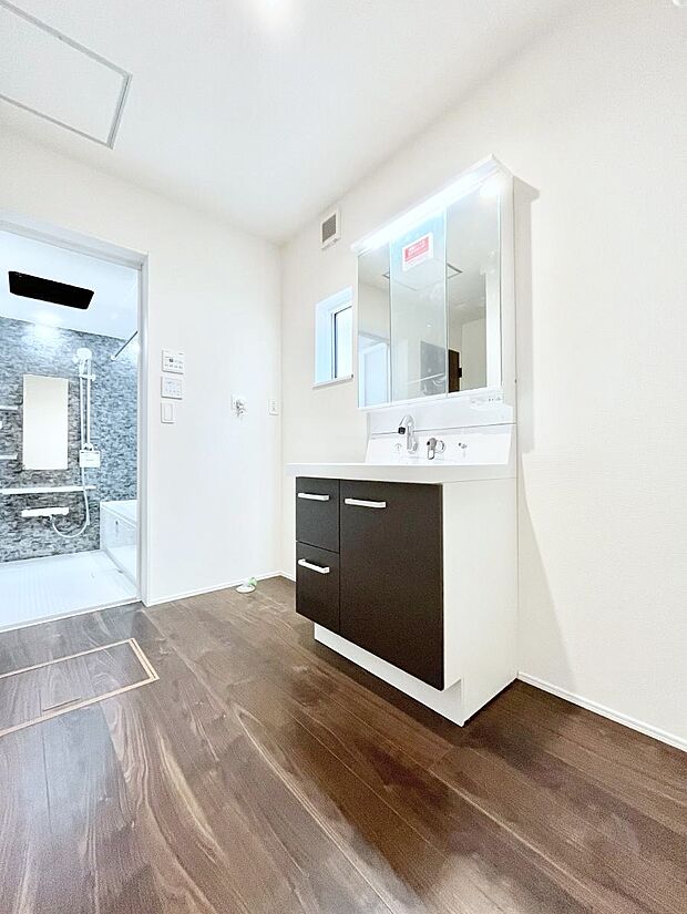 身支度もスムーズにおこなえる脱衣場