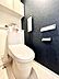 トイレ：トイレは1階と2階それぞれに配置されていてとても便利です。 