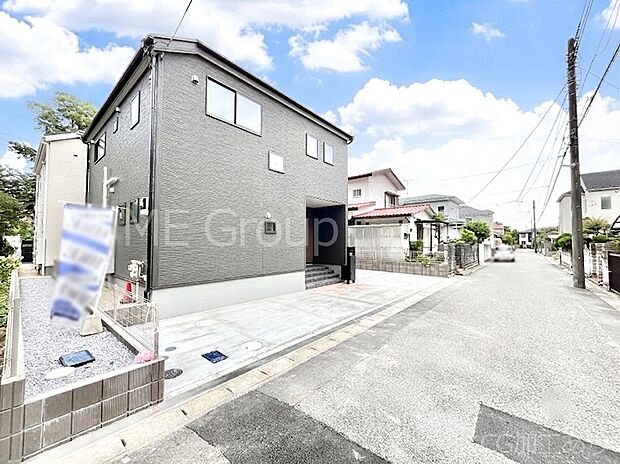 前面道路はきちんと整備されています