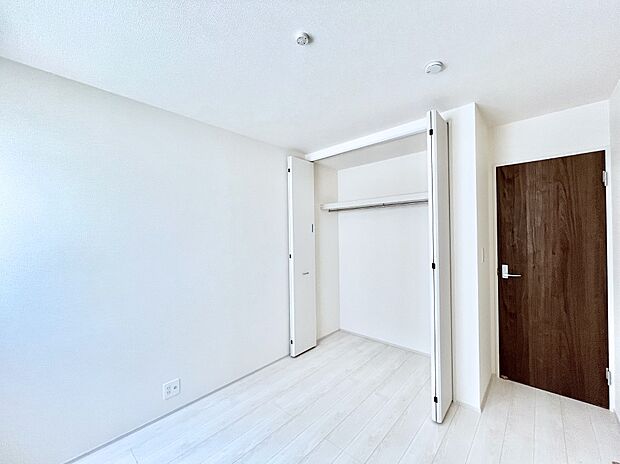 子供部屋にもおすすめな収納スペースたっぷりの居室