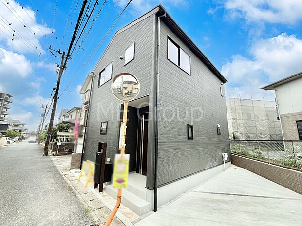 たっぷりの陽光と心地よい風が舞い込む住まい
