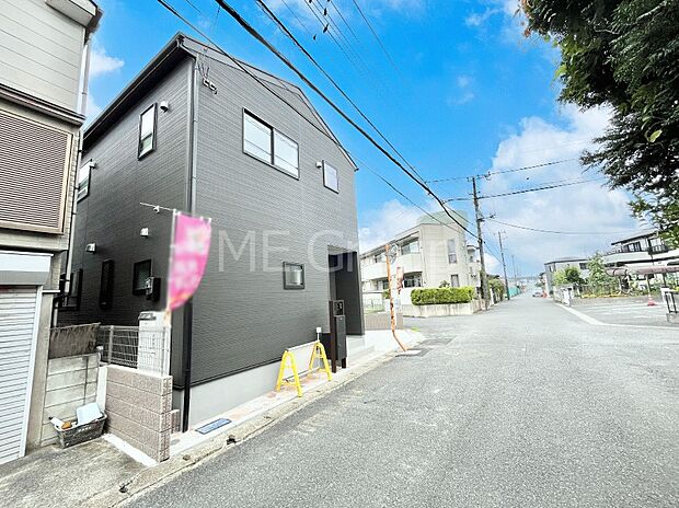 前面道路はきちんと整備されています