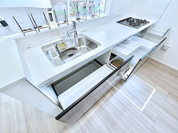 使いやすさを優先したスライド式収納タイプ!