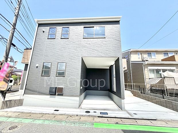 洗練された外観、上質な住空間が広がる室内は永く安心して過ごせる住居です。