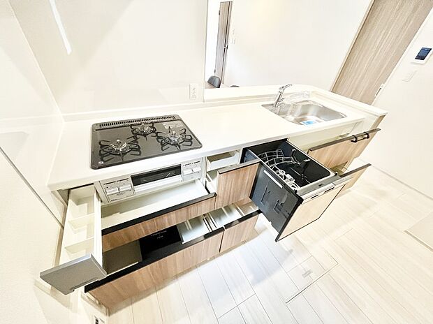 使いやすさを優先したスライド式収納タイプ!