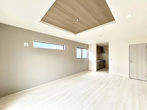 落ち着いた雰囲気のLDKは家族みんなの快適空間