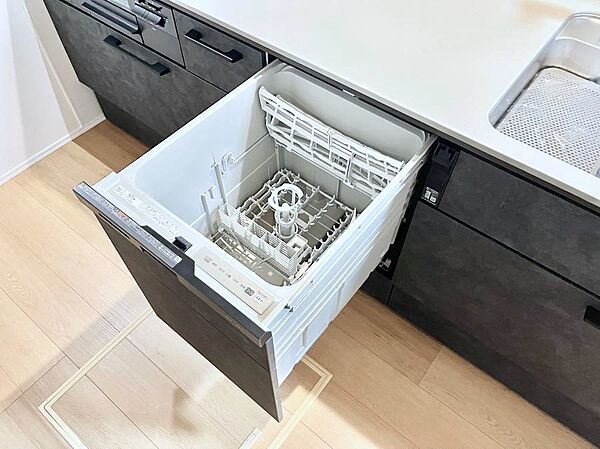 ◆2号棟◆面倒なお片づけは食洗機にお任せ！家事の負担が減って、時間にも気持ちにもゆとりができます。