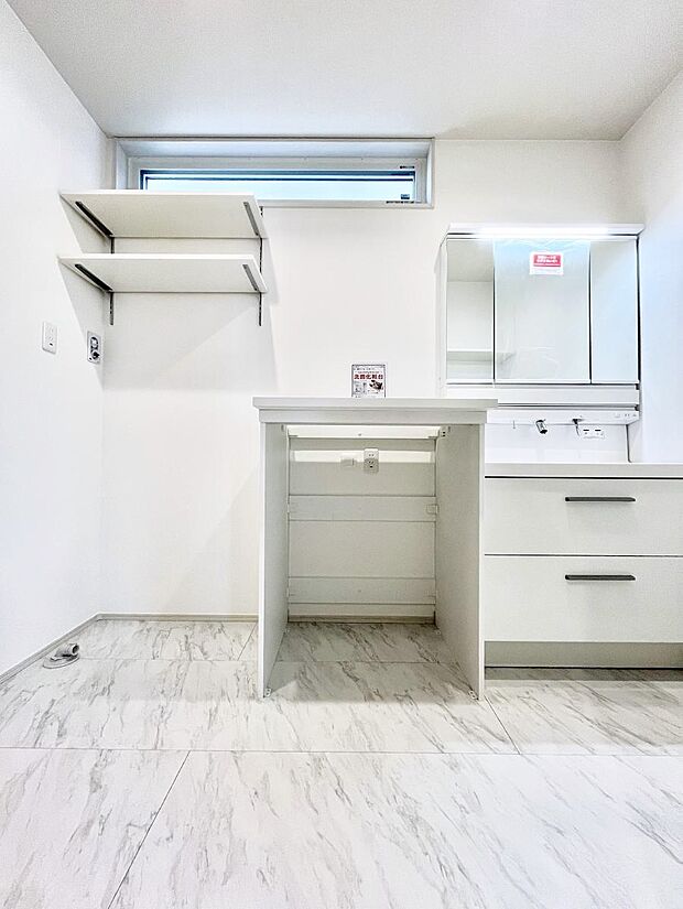 収納力と機能性に優れた洗面スペース