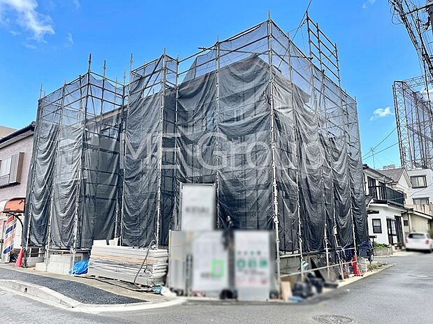 ~Exterior~ 閑静な住宅地で子育て家族にピッタリ。 毎日のお散歩も快適な緑に恵まれたエリアで、自然に包まれた穏やかな暮らしを実現するための、ゆとりある住環境が整っています。