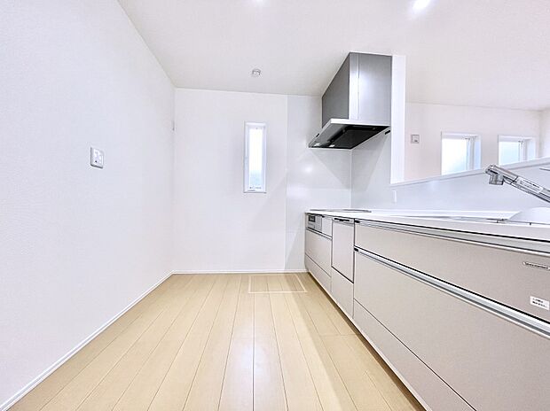 料理をしながらでもご家族との会話を楽しめる対面キッチン