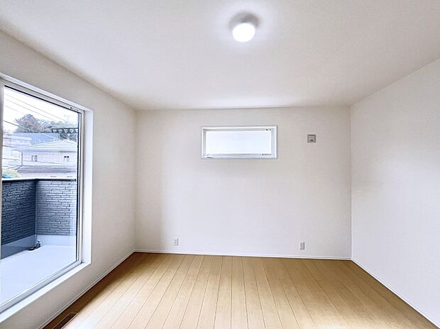 明るいバルコニーサイドに洋室を設置。目覚めの良い寝室に。