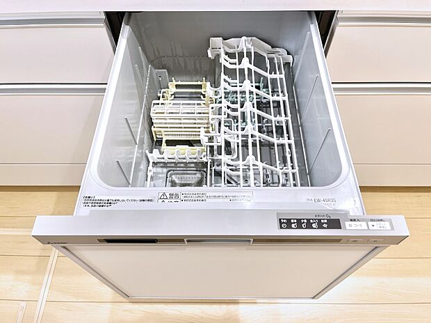 面倒なお片づけは食洗機にお任せ!家事の負担が減って、時間にも気持ちにもゆとりができます。