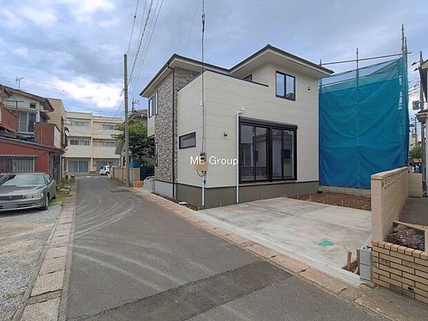 ◆1号棟◆～Exterior～　前面道路：北西 4.03m 公道　住宅地になっているので車量も少なく、静かな立地です。子育て環境も良好です♪♪周辺環境もあわせてご案内させて頂きます。