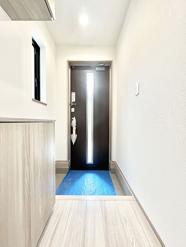 ◆A号棟◆～Entrance～　玄関は家の顔といわれますが我が家のセンスをさりげなく感じさせる魅力ある玄関造りも楽しみの一つ。帰宅する度に家族がほっとできる心地よい空間造りも大切ですね♪