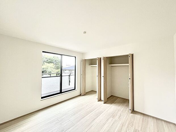 ◆A号棟◆~Bed Room~ 「今日も一日お疲れ様」とご夫婦でゆったりくつろげる寝室。 毎日の家事やお仕事に疲れた日はフカフカのベットで癒されてください。快適な広さが自慢♪