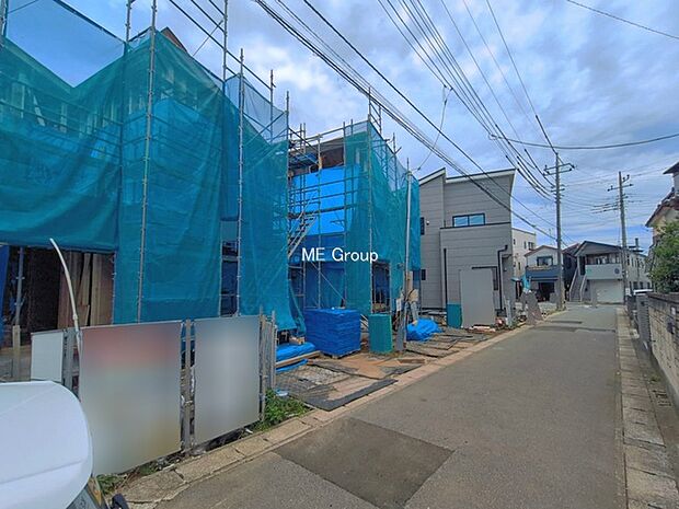 ◆2～4号棟◆～Exterior～　前面道路：南東 4.1m 公道　うららかな陽射しがどのお部屋にも降り注ぎますように、快適さを追求した間取設計。生活を恵みの豊かな永住の地へと変えてくれます。