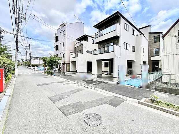 奥まった地形は、車道に面しておらず、静かでプライベート感を味わえる立地です。