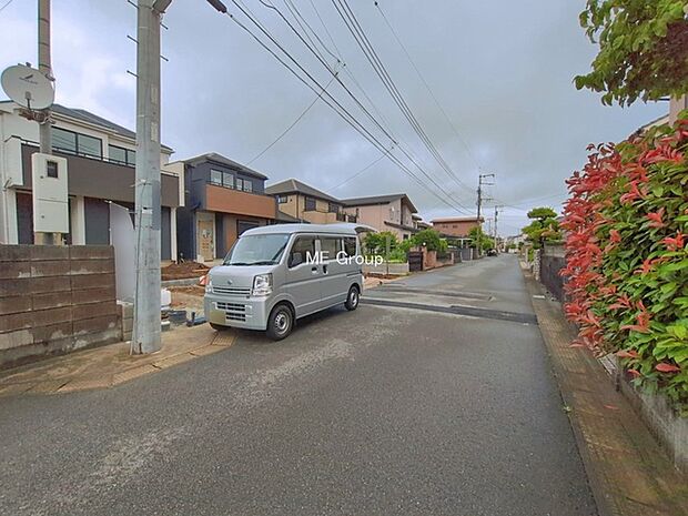 ～Exterior～　前面道路：南西 6m 公道　前面道路は閑静な住宅地をはしる車通りの少ない道路。駐車の出し入れもらくらくです！ご不明点・現地見学のご希望は、お気軽にお問い合わせください！