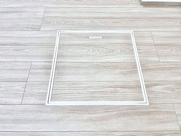 床下収納付き!日用品・非常用品の収納にも大活躍。