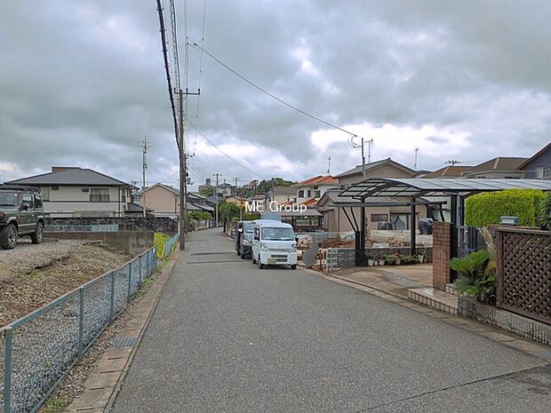 ◆B号棟◆～Exterior～　一戸建ての大きなメリットは、自分達の「土地」を「自由に」使える事です。ガーデニングやＤＩＹ，車やバイクの趣味など様々な用途で利用できます。