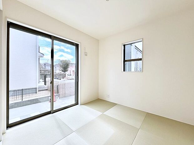 柔らかい畳の空間は、お子様の遊び場や来客時のおもてなしの場所として重宝します。