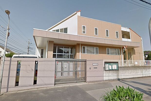 幼稚園・保育園 700m 泉幼稚園 