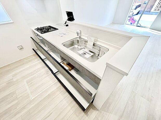 使いやすさを優先したスライド式収納タイプ!