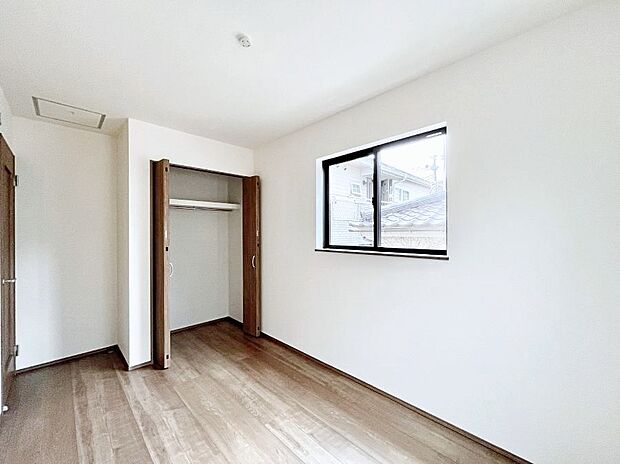 ◆C号棟◆~Bed Room~ 子供部屋はお子様にとって大変重な役割があります。子供一人で過ごす空間を与えることで、宿題や勉強時間も自然と増えまた自ら部屋の片付けや掃除なども促すことに繋がります。