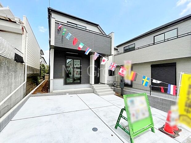 ◆C号棟◆～Exterior～　一戸建ての大きなメリットは、自分達の「土地」を「自由に」使える事です。ガーデニングやＤＩＹ，車やバイクの趣味など様々な用途で利用できます。