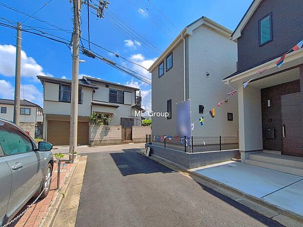 ~Exterior~ 前面道路:北西 4m 私道、北東 2.91m 公道 住宅地になっているので車量も少なく、静かな立地です。子育て環境も良好です♪♪周辺環境もあわせてご案内させて頂きます。