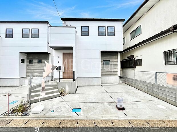 ◆No.2◆~Exterior~ 一戸建ての大きなメリットは、自分達の「土地」を「自由に」使える事です。ガーデニングやDIY,車やバイクの趣味など様々な用途で利用できます。