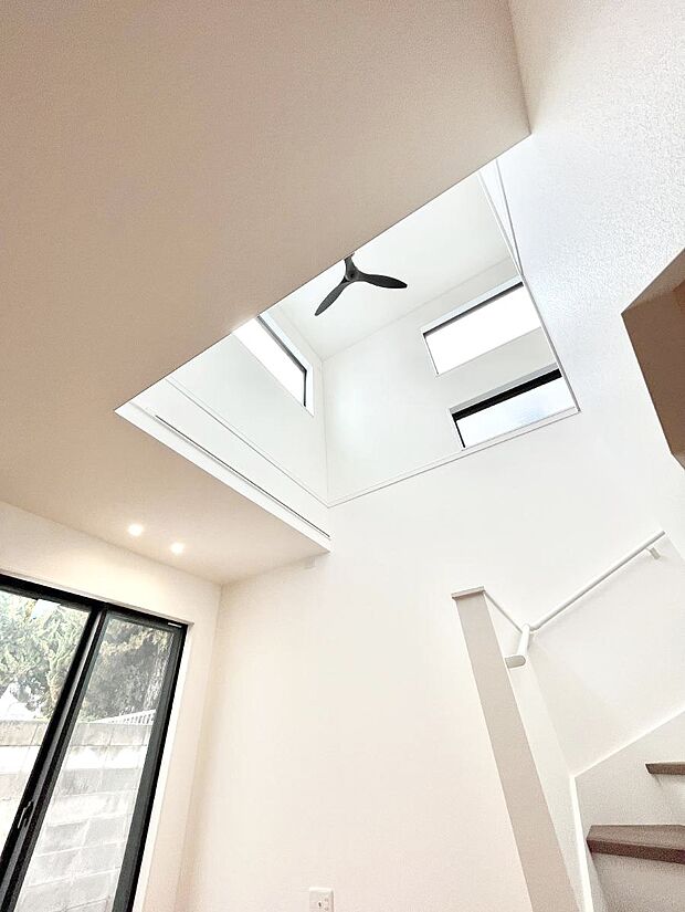 ◆No.1◆明るい日差しが差し込む吹き抜け設計