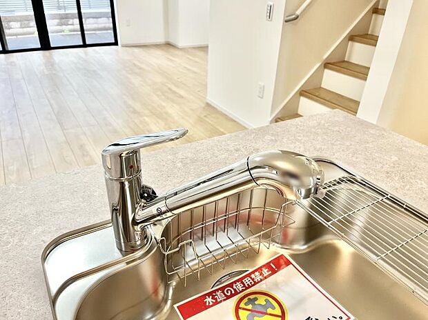 浄水器一体型のキッチンで洗い物用・料理用と切り替え簡単!